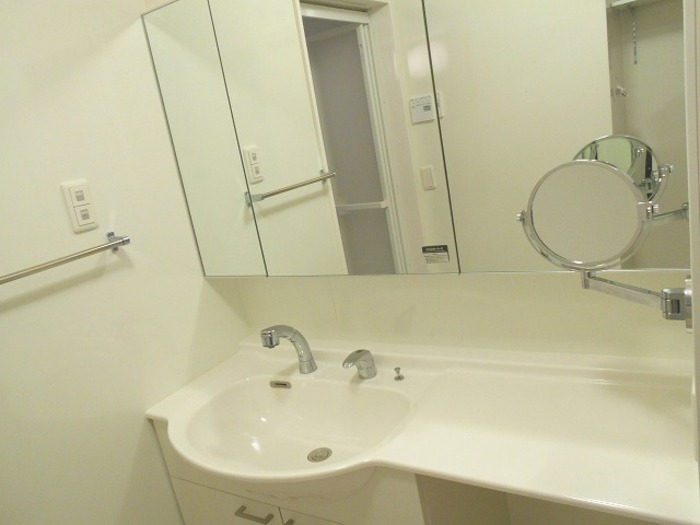 ��ʌ��������܎s��������R���ڂ̃A�p�[�g�̐��ʏ�