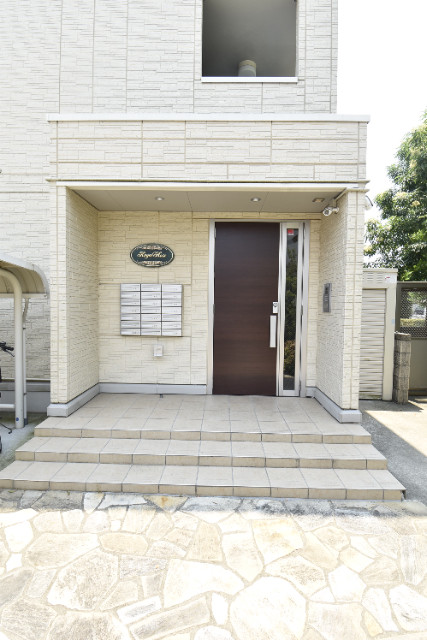 ��ʌ��������܎s��������R���ڂ̃A�p�[�g�̃G���g�����X