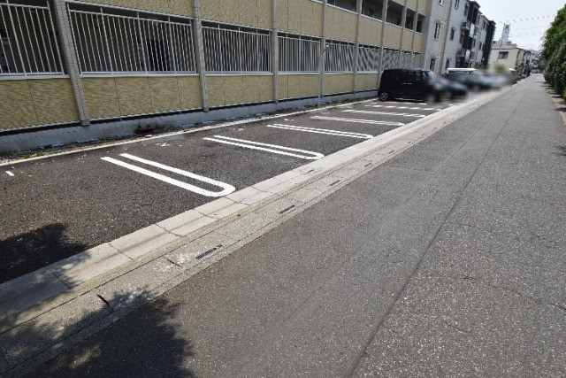 ��ʌ��������܎s��������R���ڂ̃A�p�[�g�̒��ԏ�