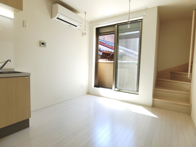 ��ʌ��������܎s������x�蒬�̃A�p�[�g�̋��ԁE���r���O