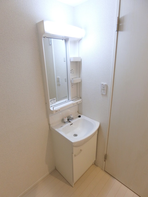 ��ʌ��������܎s������x�蒬�̃A�p�[�g�̐��ʏ�