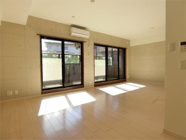 ��ʌ��������܎s�k����i���Q���ڂ̃}���V�����̋��ԁE���r���O