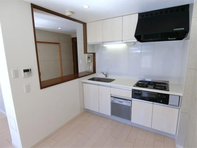 ��ʌ��������܎s�k����i���Q���ڂ̃}���V�����̃L�b�`��