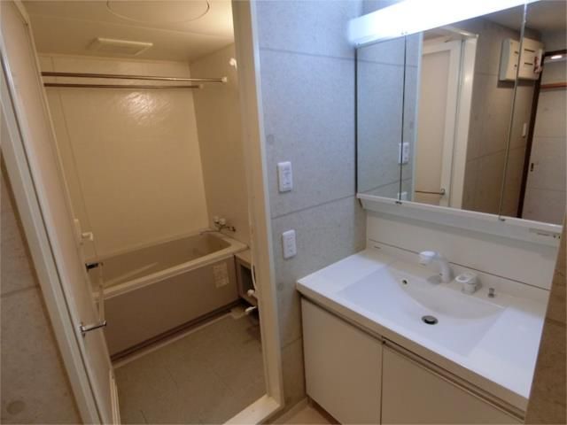 ��ʌ��������܎s�k����i���Q���ڂ̃}���V�����̐��ʏ�