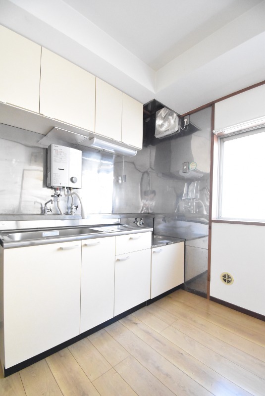 ��ʌ��������܎s�k�擌�听���Q���ڂ̃}���V�����̃L�b�`��