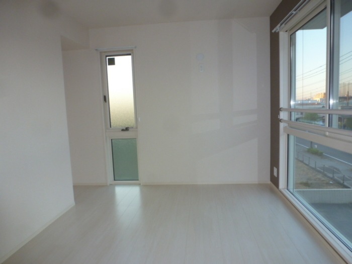 ��ʌ�����s�핽�Q���ڂ̃A�p�[�g�̂��̑������E�X�y�[�X