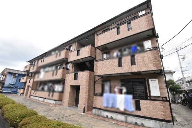 ��ʌ��������܎s��{��O���Q����799-1�̃A�p�[�g�̌����O��