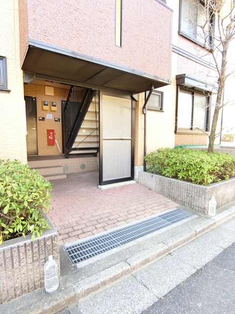 ��ʌ��������܎s��{�捂�@���P���ڂ̃A�p�[�g�̃G���g�����X