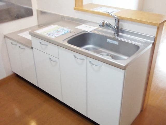 ��ʌ��@�c�s�@�c�T���ڂ̃A�p�[�g�̃L�b�`��