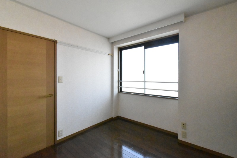 ��ʌ��������܎s�΋擌�Y�a�R���ڂ̃A�p�[�g�̂��̑������E�X�y�[�X