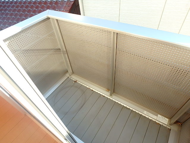 ��ʌ��������܎s�k��A�|���Q���ڂ̃A�p�[�g�̃o���R�j�[