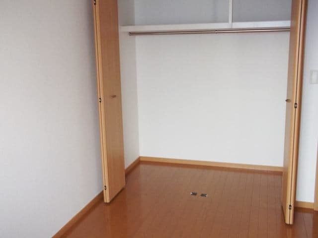 ��ʌ��@�c�s�@�c�T���ڂ̃A�p�[�g�̎��[