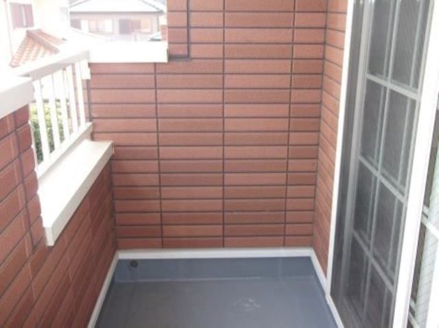 ��ʌ��@�c�s�@�c�T���ڂ̃A�p�[�g�̃o���R�j�[