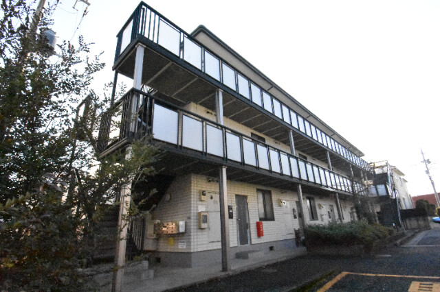 ��ʌ��������܎s��΋���q�P���ڂ̃}���V�����̌����O��