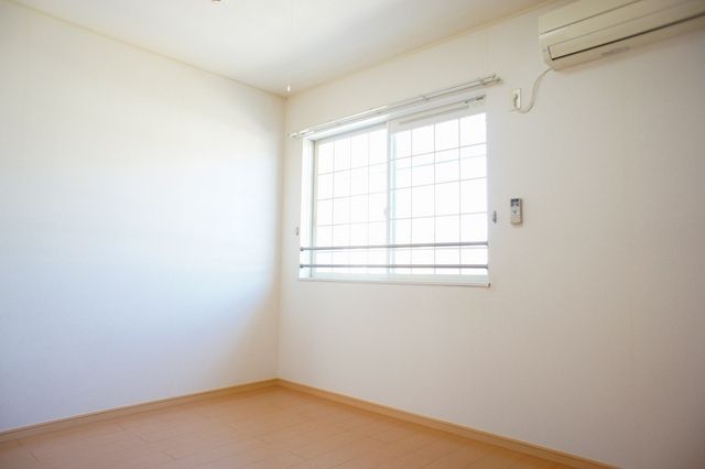 ��ʌ��z�J�s���C�N�^�E���Q���ڂ̃A�p�[�g�̂��̑������E�X�y�[�X