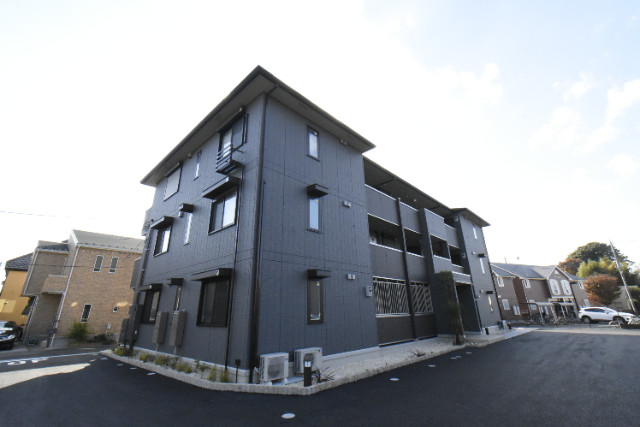 ��ʌ�����s�厚�����̃A�p�[�g�̌����O��