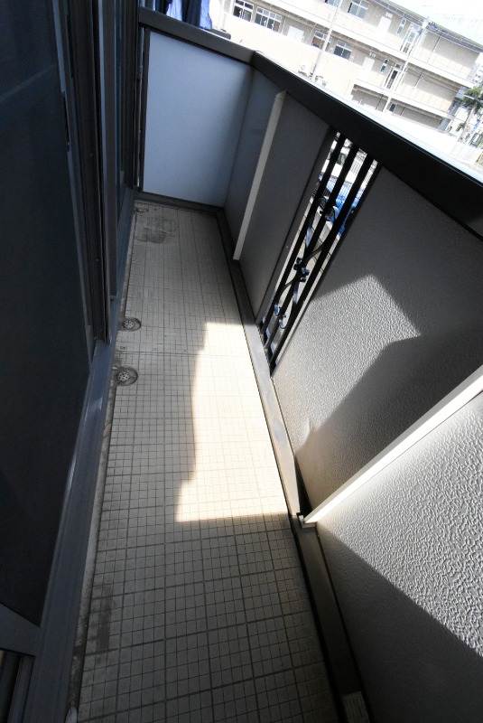 ��ʌ��������܎s������{�����U���ڂ̃A�p�[�g�̃o���R�j�[