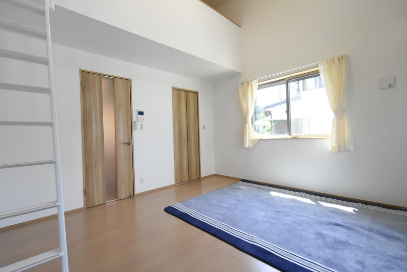 ��ʌ��������܎s�k��y�C���Q���ڂ̃A�p�[�g�̋��ԁE���r���O