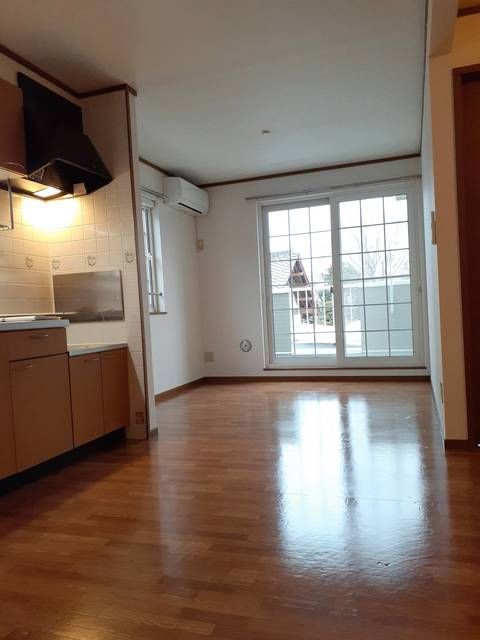 ��ʌ��@�c�s����Q���ڂ̃A�p�[�g�̋��ԁE���r���O