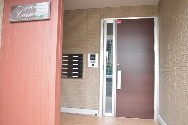 ��ʌ��������܎s���搼��{�Q���ڂ̃A�p�[�g�̃G���g�����X