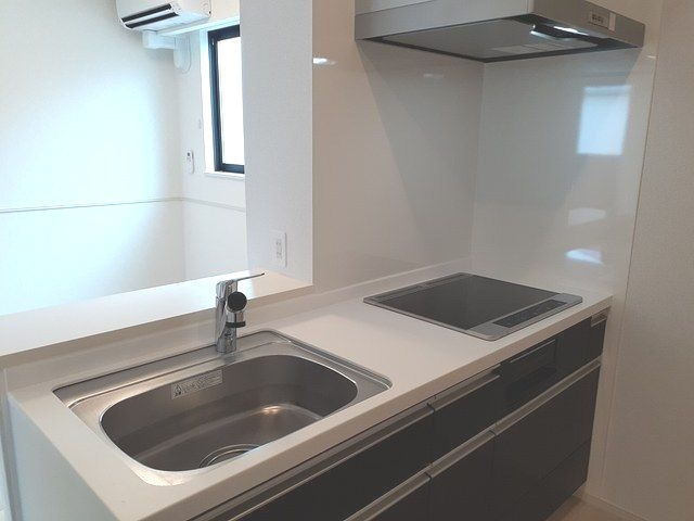 ��ʌ��������܎s������厚�䑠�̃A�p�[�g�̃L�b�`��