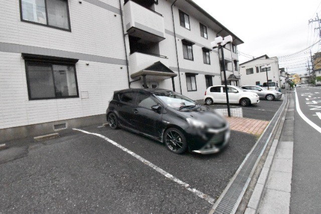 ��ʌ��������܎s�΋�厚��Ԗ؂̃A�p�[�g�̒��ԏ�