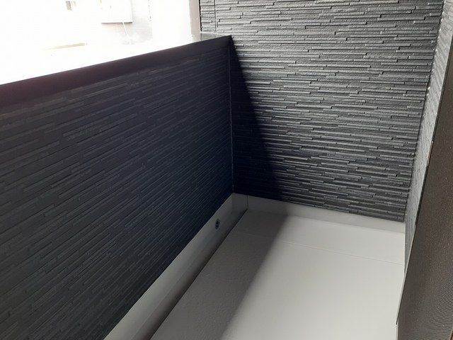 ��ʌ��������܎s������厚�䑠�̃A�p�[�g�̃o���R�j�[