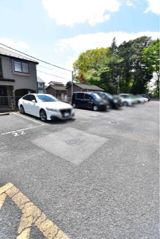 ��ʌ��������܎s��{��O���P���ڂ̃A�p�[�g�̒��ԏ�