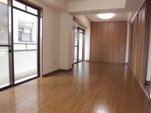 ��ʌ�����s������T���ڂ̃}���V�����̋��ԁE���r���O