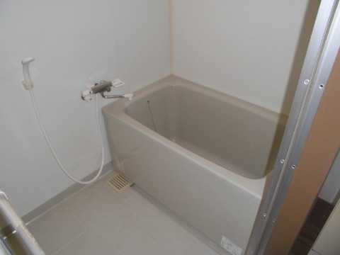 ��ʌ�����s������T���ڂ̃}���V�����̃o�X