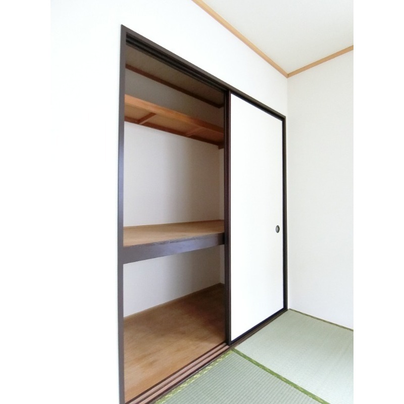 ��ʌ�����s������U���ڂ̃A�p�[�g�̎��[