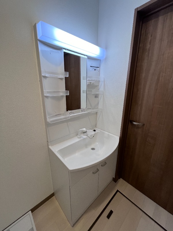 ��ʌ��������܎s�����擌��{�V���ڂ̃A�p�[�g�̐��ʏ�