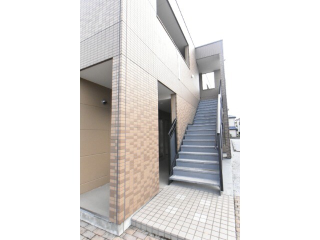 ��ʌ��@�c�s�������̃}���V�����̃G���g�����X