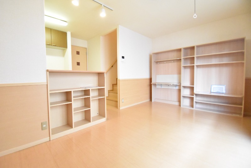 ��ʌ��������܎s���撬�J�R���ڂ̃A�p�[�g�̋��ԁE���r���O