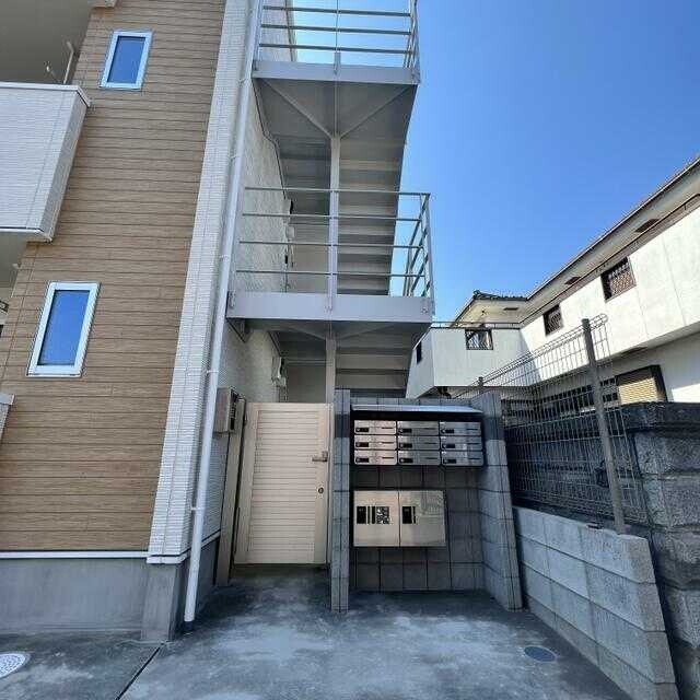 ��ʌ��������܎s��΋���̏o���̃A�p�[�g�̃G���g�����X