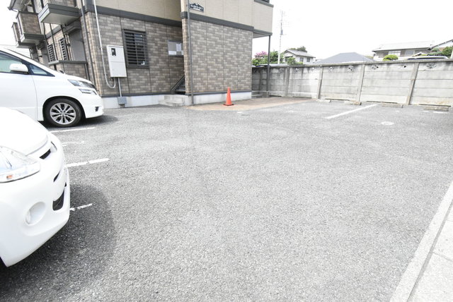 ��ʌ��������܎s�k��g�쒬�P���ڂ̃A�p�[�g�̒��ԏ�