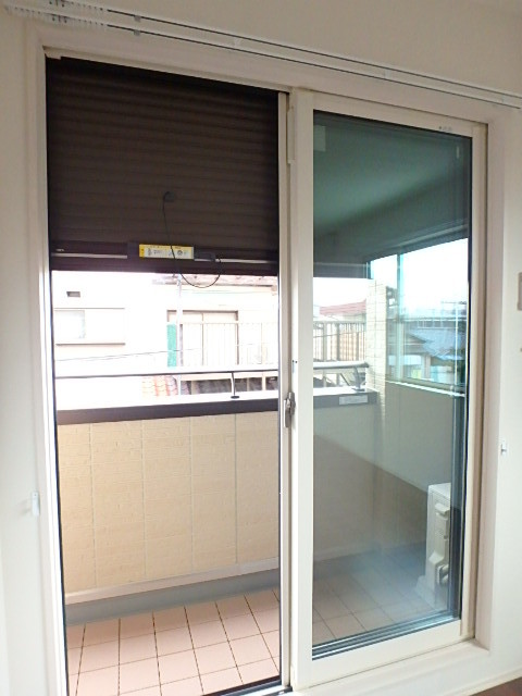 ��ʌ��������܎s����厚�󗈂̃A�p�[�g�̃o���R�j�[