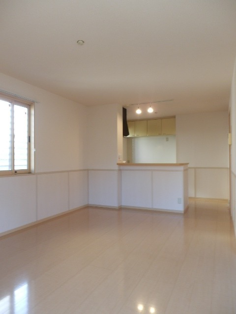 ��ʌ��������܎s�k��{�����̃A�p�[�g�̋��ԁE���r���O