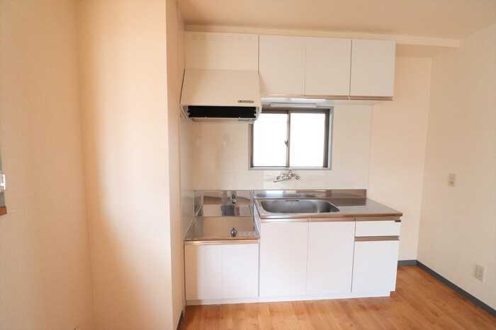 ��ʌ������s�ٓV�P���ڂ̃}���V�����̃L�b�`��