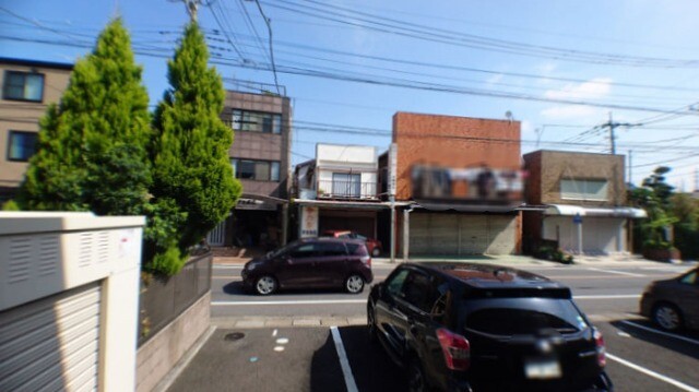 ��ʌ�����s�씵���J�V���ڂ̃A�p�[�g�̒��ԏ�