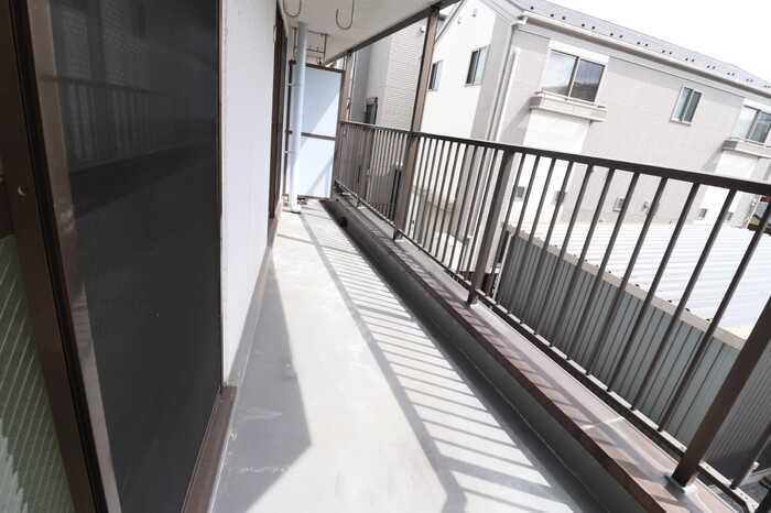 ��ʌ������s�ٓV�P���ڂ̃}���V�����̃o���R�j�[