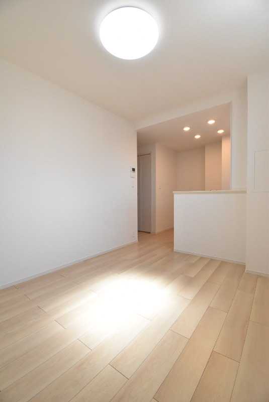 ��ʌ��������܎s����쌳�h�P���ڂ̃A�p�[�g�̋����E���r���O