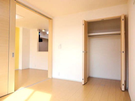 ��ʌ�����s�厚��̃A�p�[�g�̎��[