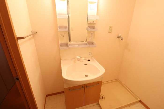 ��ʌ������s���h�S���ڂ̃A�p�[�g�̐��ʏ�