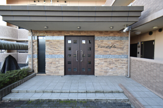 ��ʌ��@�c�s�厚���l�̃}���V�����̃G���g�����X