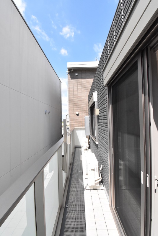 ��ʌ��������܎s�΋�����R���ڂ̃}���V�����̃o���R�j�[