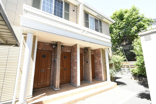 ��ʌ��������܎s�΋�厚�����̃A�p�[�g�̃G���g�����X