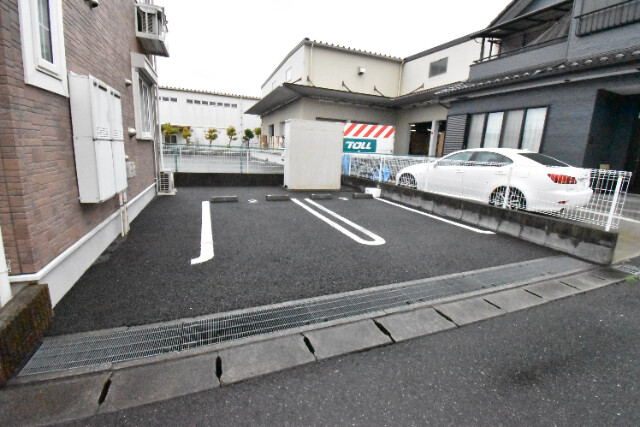 ��ʌ������s�������̃A�p�[�g�̒��ԏ�