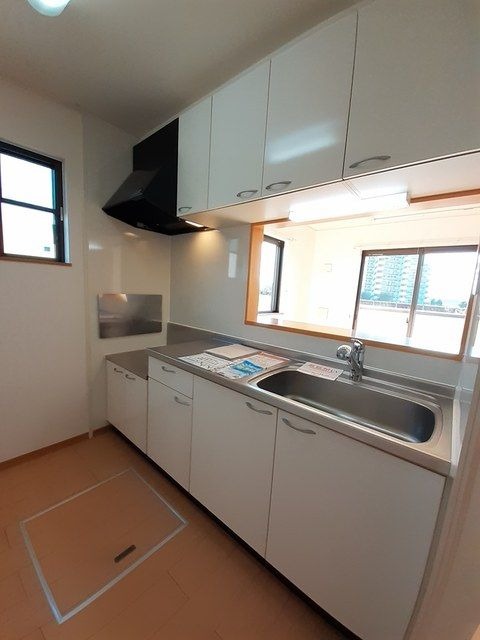 ��ʌ��������܎s��΋搼���Q���ڂ̃A�p�[�g�̃L�b�`��