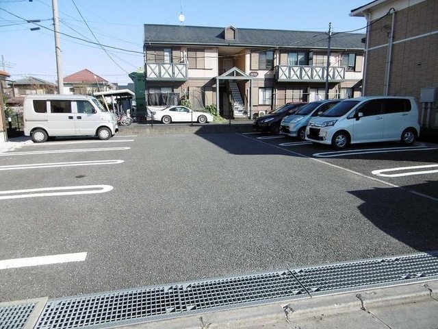 ��ʌ��������܎s��΋搼���Q���ڂ̃A�p�[�g�̒��ԏ�